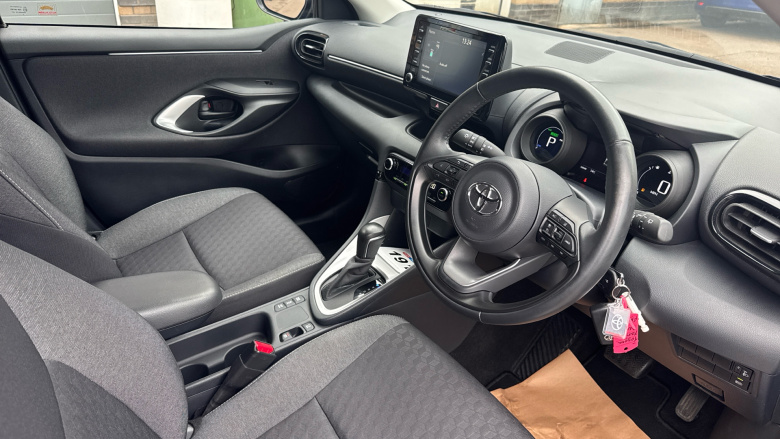 Toyota Yaris 1.5 Hybrid Design 5dr CVT Hybrid Hatchback